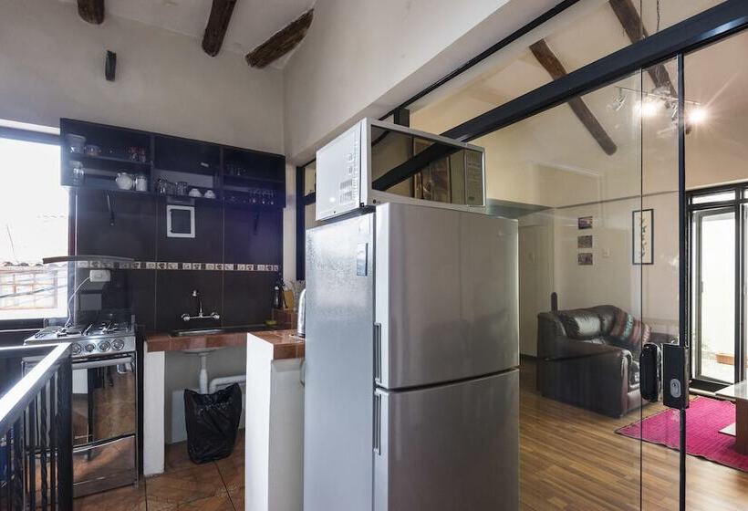 Hostel Pension Sanbleña B&b