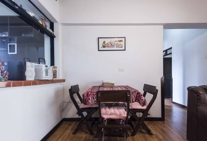 Hostel Pension Sanbleña B&b