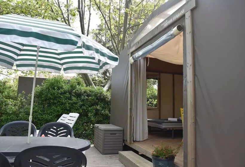 簡易ホテル Camping U Libecciu    Vacances Ulvf