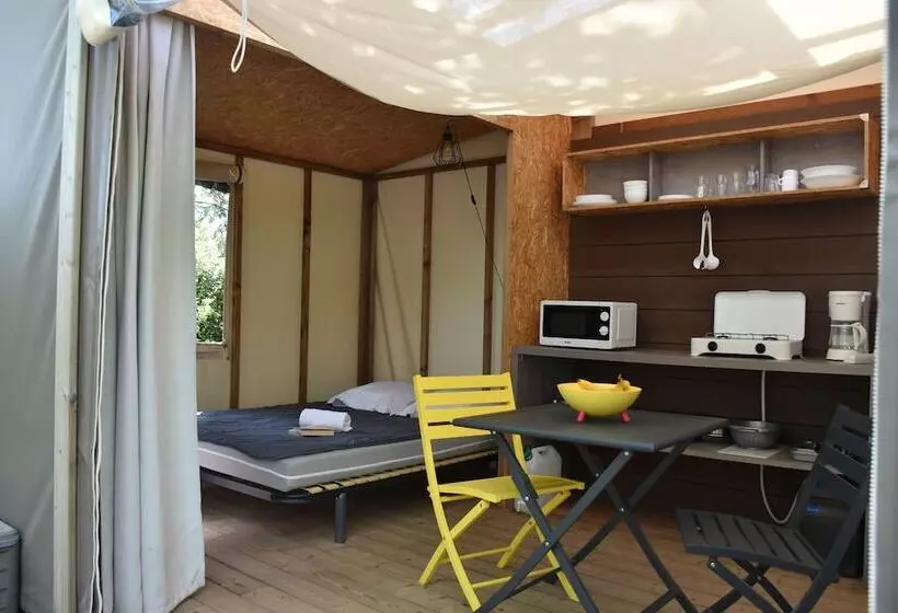 簡易ホテル Camping U Libecciu    Vacances Ulvf