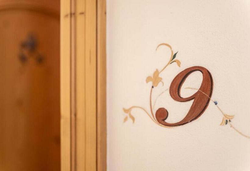 فندق Camana Veglia