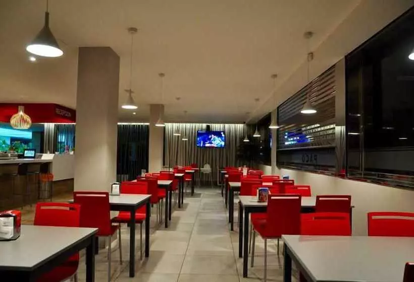 ホテル Hostal Restaurante Paco
