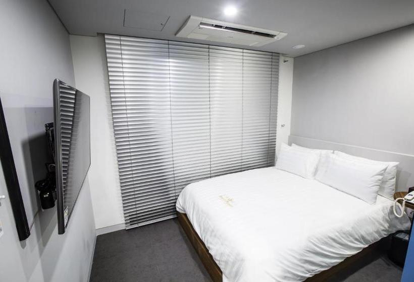 Hotel Jerry S Planet