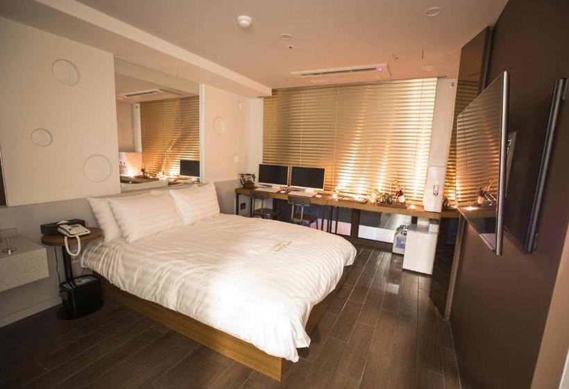 Hotel Jerry S Planet