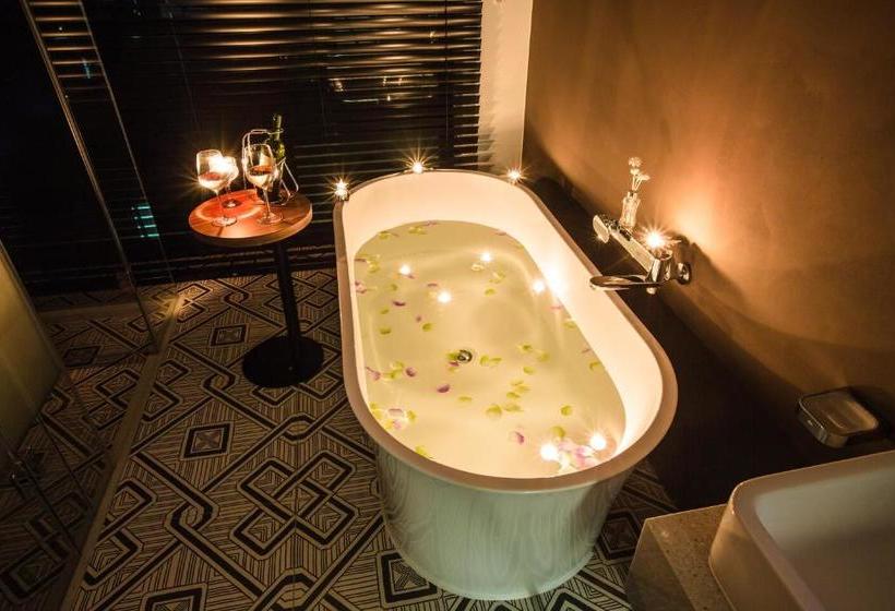 Hotel Jerry S Planet