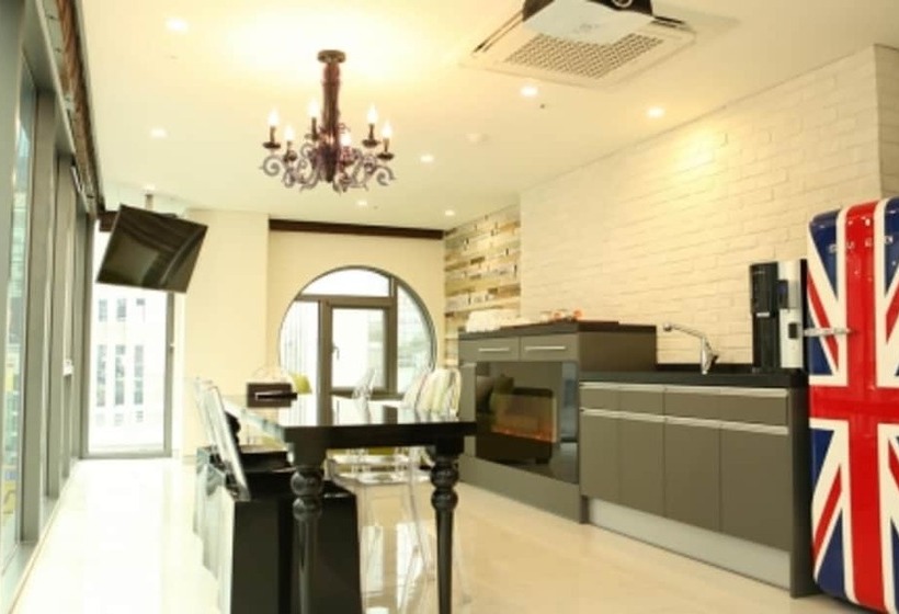 Hotel Jerry S Planet