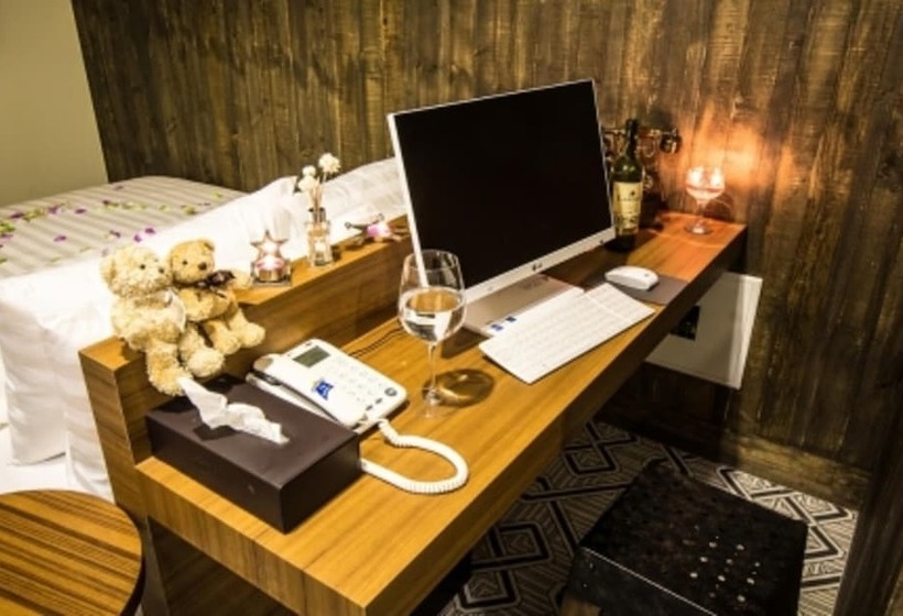 Hotel Jerry S Planet