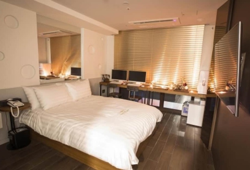 Hotel Jerry S Planet