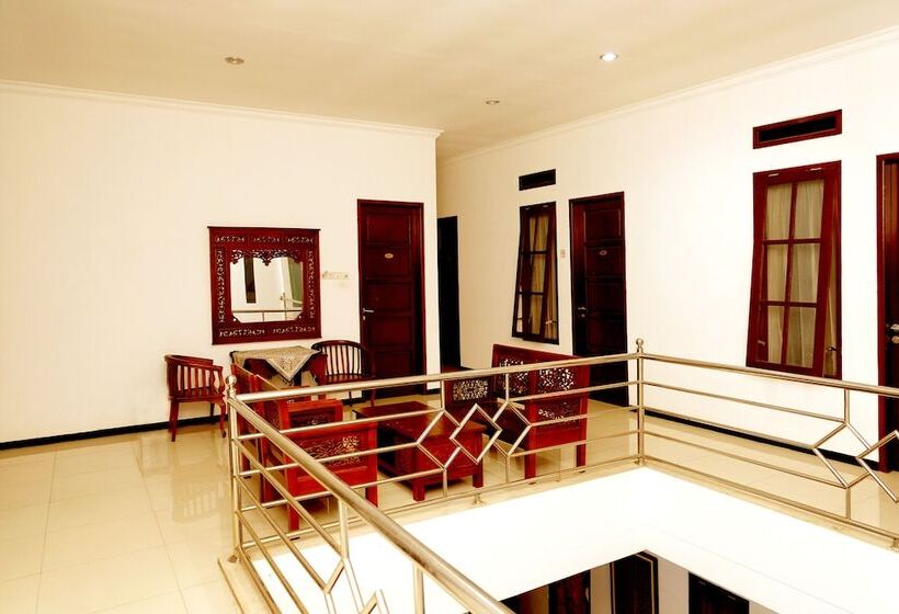 酒店 Oyo 350 D' Maktab Homestay Syariah