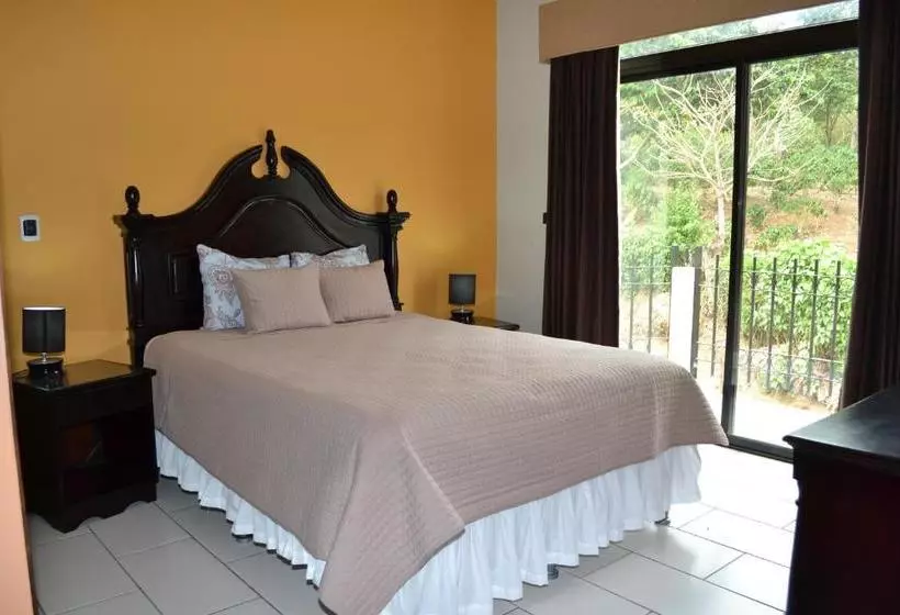 Vista Los Volcanes Hotel Y Restaurante