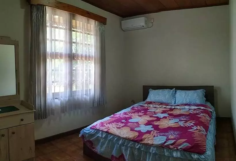 Villa Bumblebee 2 – Little Venice Puncak