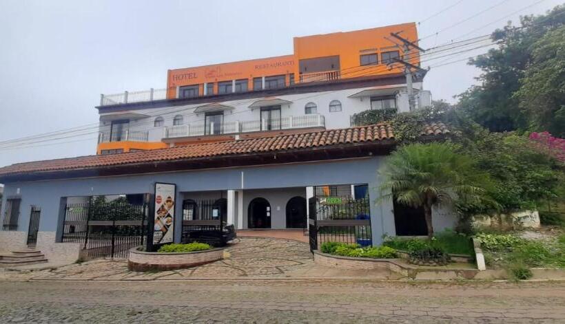Vista Los Volcanes Hotel Y Restaurante
