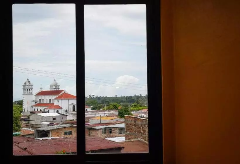 Vista Los Volcanes Hotel Y Restaurante