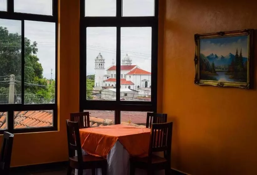 Vista Los Volcanes Hotel Y Restaurante