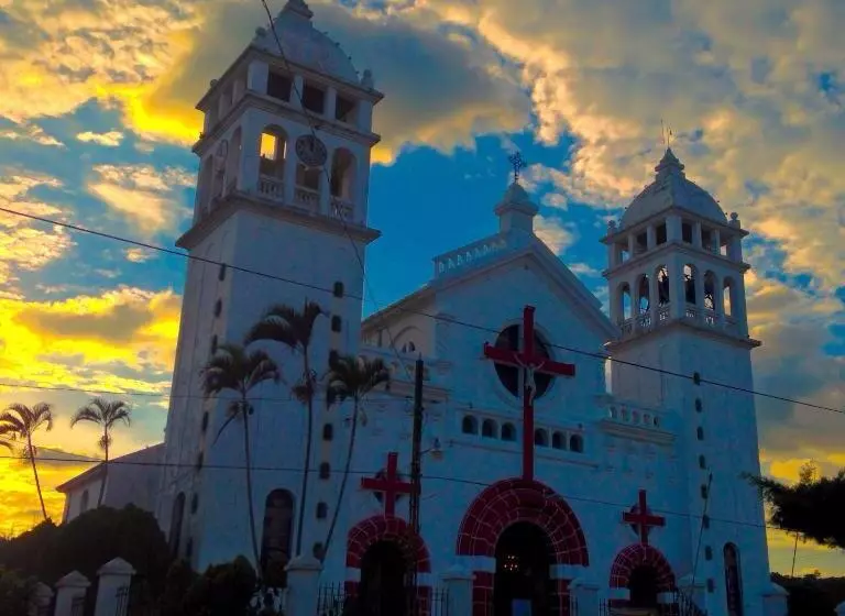 Vista Los Volcanes Hotel Y Restaurante