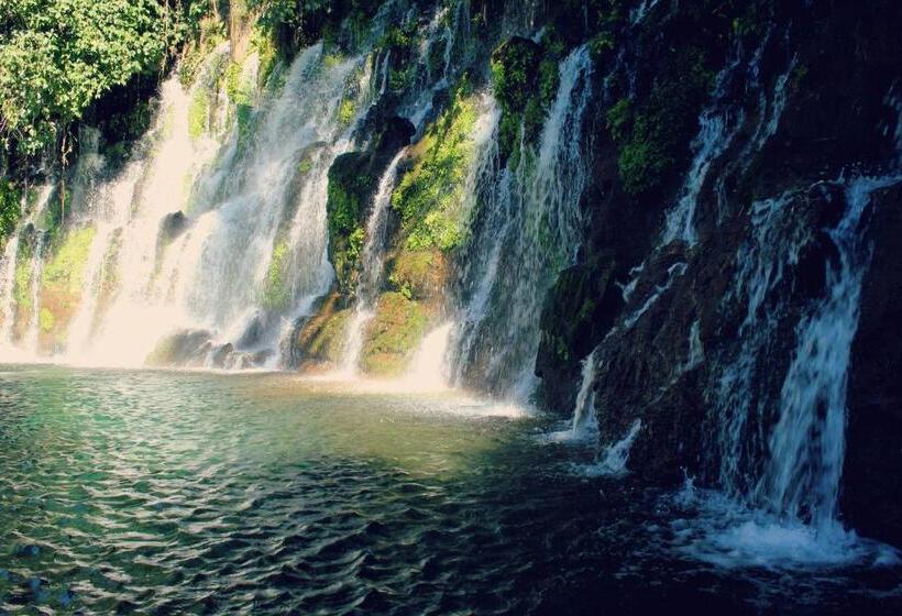 Vista Los Volcanes Hotel Y Restaurante