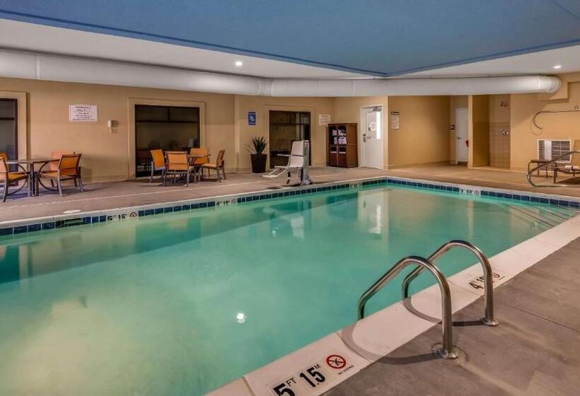 בית מלון כפרי Best Western Plus Elizabethtown Inn & Suites