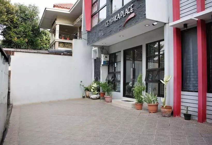 ホテル Cempaka Place Neo