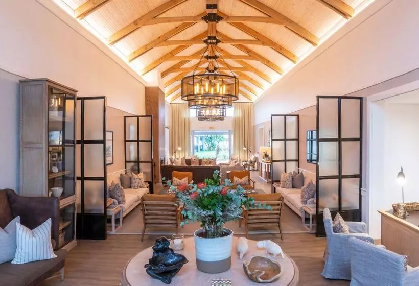 Hotelli Riverdene Family Lodge