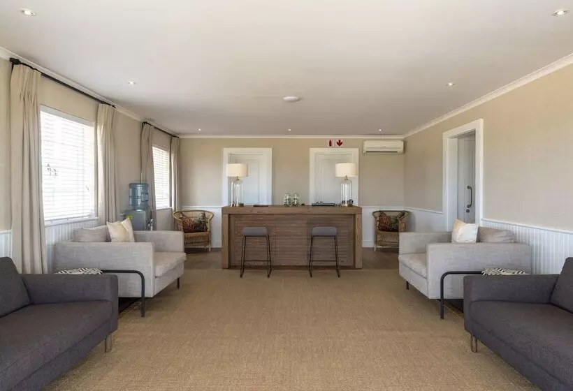 هتل Riverdene Family Lodge
