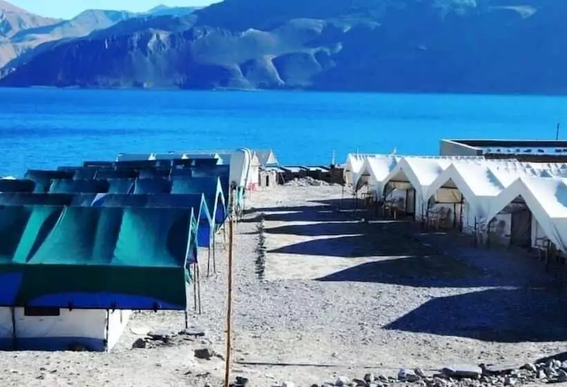 Hostelli Wonderland Camps