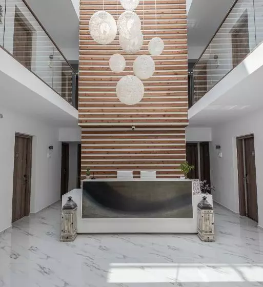 ユースホステル Kyma Rooms & Suites