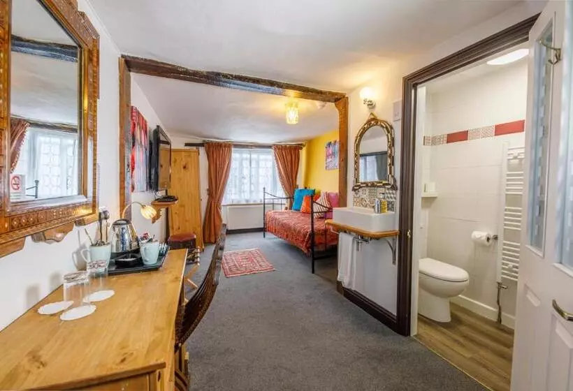 هتل House Of Agnes