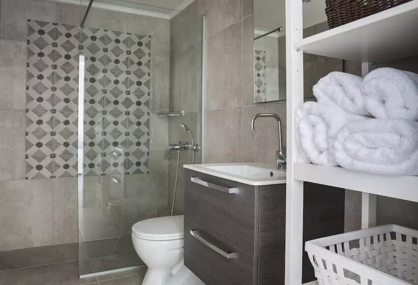 مسافرخانه Argostoli Marina Suites