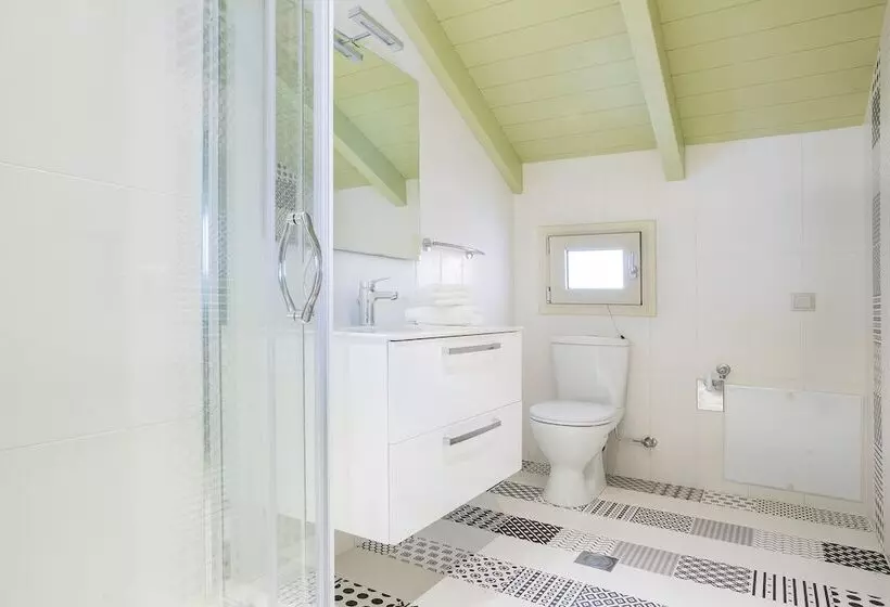 مسافرخانه Argostoli Marina Suites