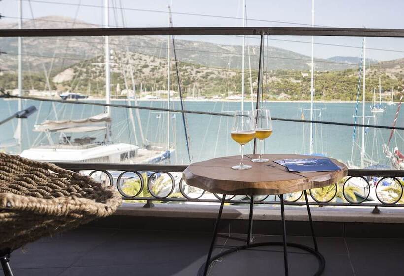 مسافرخانه Argostoli Marina Suites