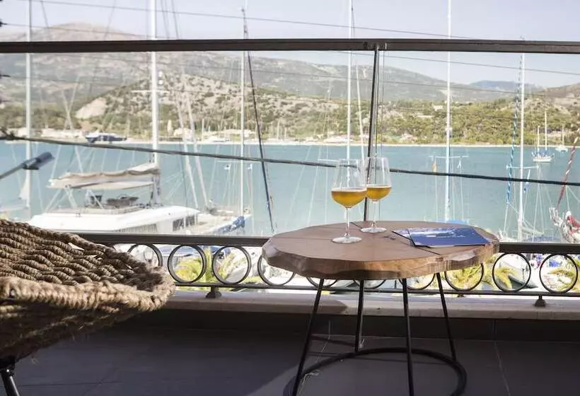مسافرخانه Argostoli Marina Suites