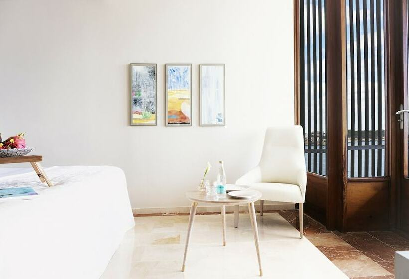 سوییت با چشم‌انداز دریا, De Mar Gran Meliá, The Leading Hotels of The World - Adults Only