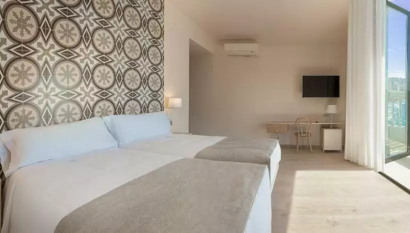 اتاق استاندارد با تراس و چشم‌انداز دریا, Gastrohotel Boutique Rh Canfali