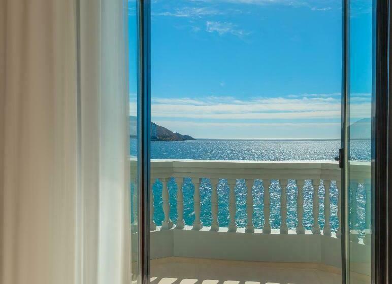 חדר סטנדרט נוף לים עם טרסה, Gastrohotel Boutique Rh Canfali