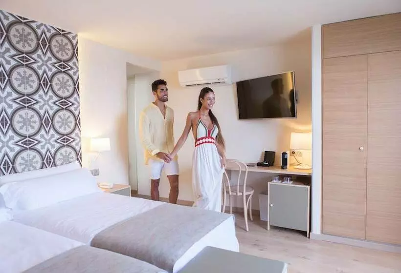 اتاق استاندارد با تراس و چشم‌انداز دریا, Gastrohotel Boutique Rh Canfali