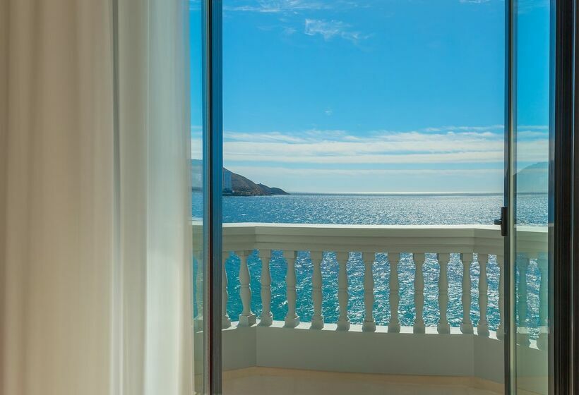 חדר סטנדרט נוף לים עם טרסה, Gastrohotel Boutique Rh Canfali