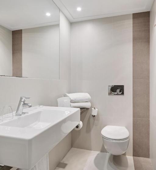 标准间, Almudaina