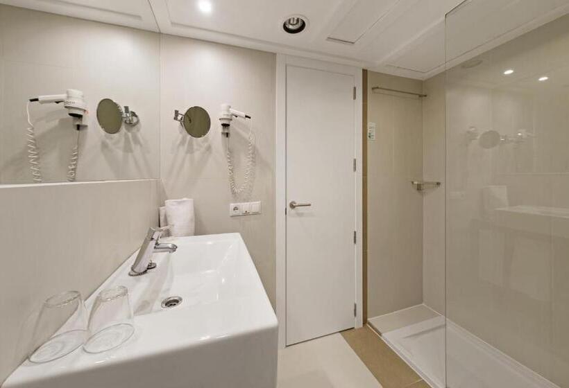 四人标准间, Almudaina