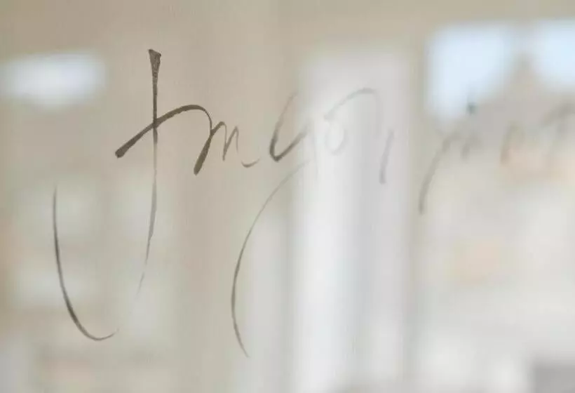 Cameră Economică Single, Almudaina