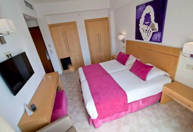 Standard Room with Balcony, Capricho