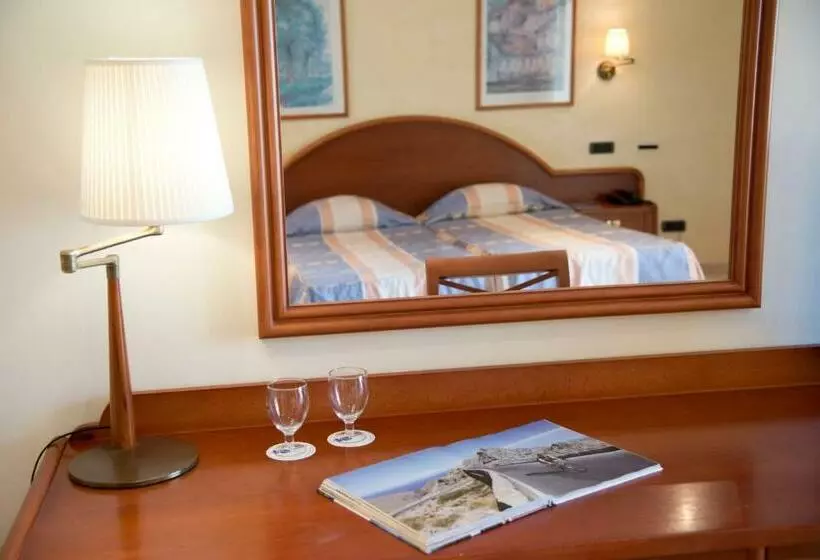 Superior Room with Balcony, Capricho
