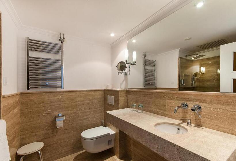 اتاق سوپریور با چشم‌انداز دریا و بالکن, Coronado Thalasso & Spa