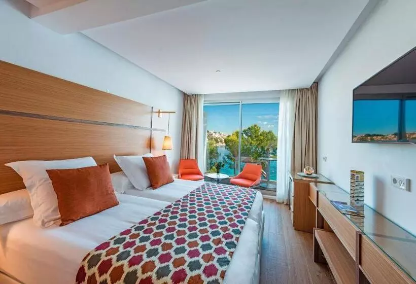 اتاق استاندارد با بالکن و چشم‌انداز دریا, Coronado Thalasso & Spa
