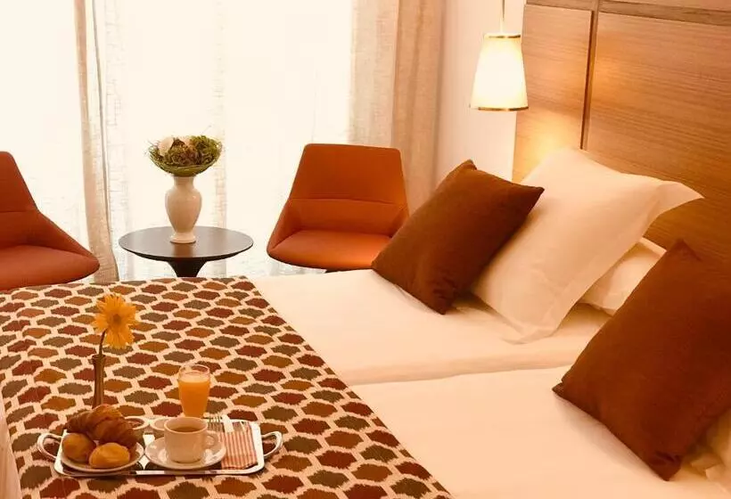 اتاق اساندارد با چشم‌انداز جانبی به دریا, Coronado Thalasso & Spa