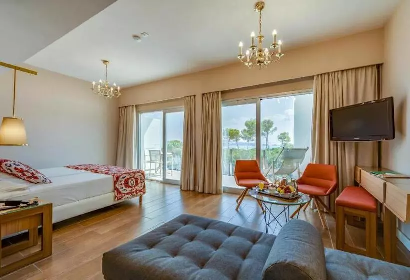 سوییت جونیور با بالکن, Coronado Thalasso & Spa