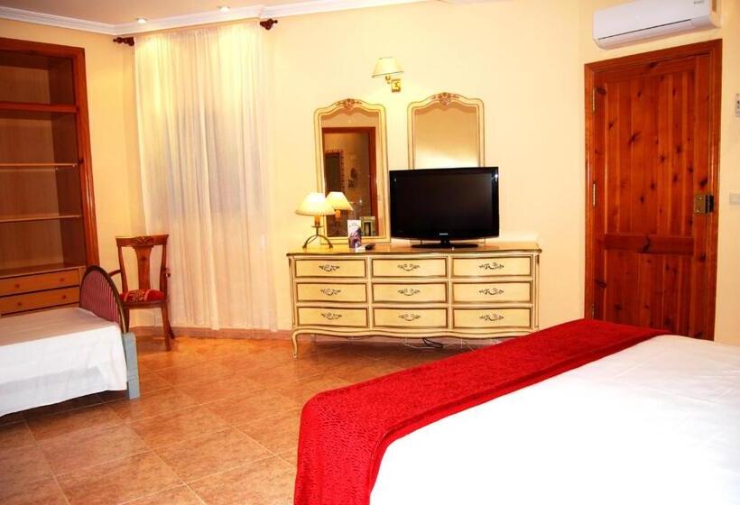 חדר סטנדרט לשלושה, El Dorado