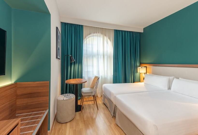 Номер Стандарт, Elche Centro Affiliated By Meliá
