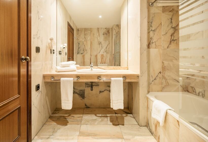 غرفة قياسية, Ilunion Golf Badajoz