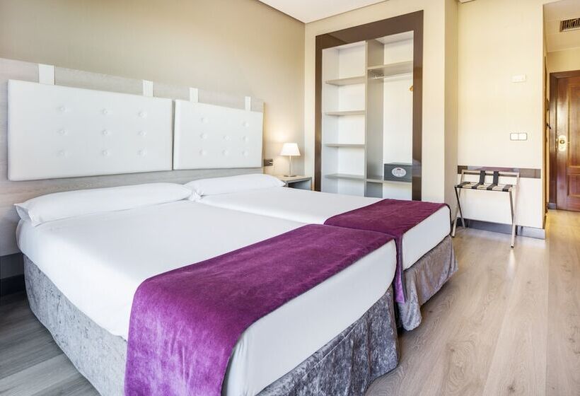 غرفة قياسية, Ilunion Golf Badajoz