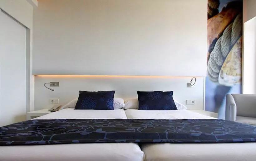 Habitación Estándar con Balcón, Bg Java